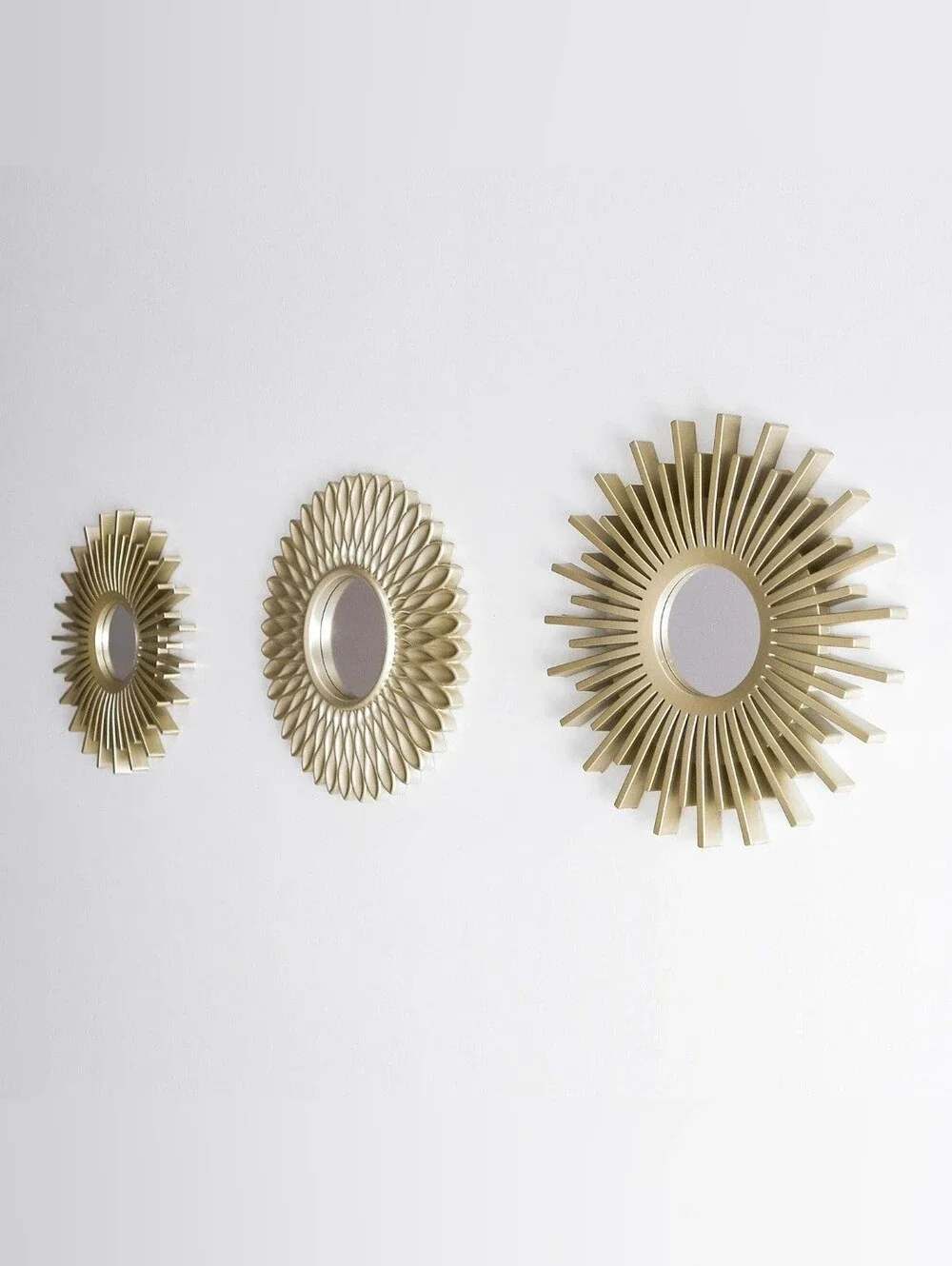 Lightweight Gold Decorative Sunburst Wall Mirror Decor Set 3 Piece Sz 9.84